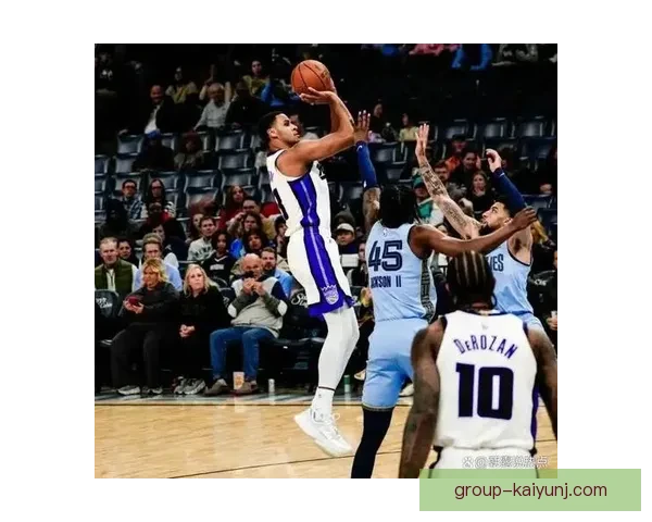 雷霆主场力克灰熊终结连败展现强劲进攻实力