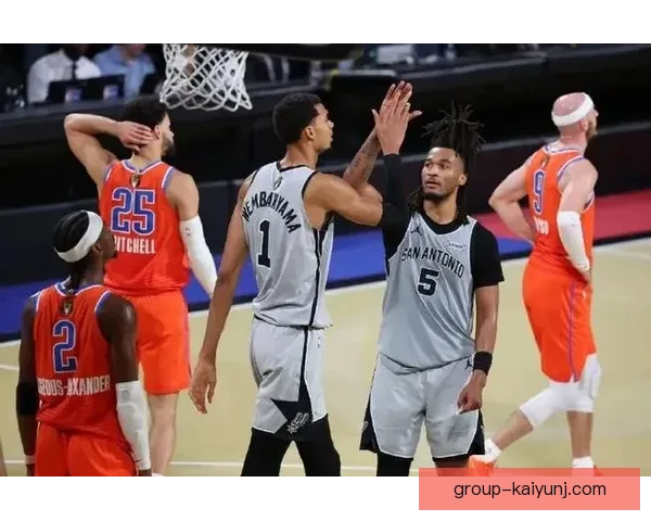 马刺加时险胜尼克斯双星爆发带来精彩对决